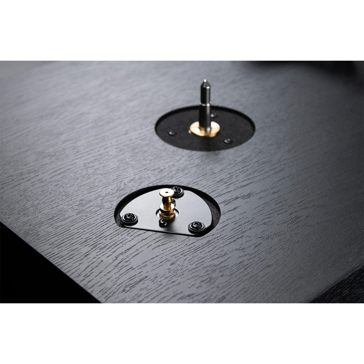 Black veneer turntable with manual speed control and aluminum platter