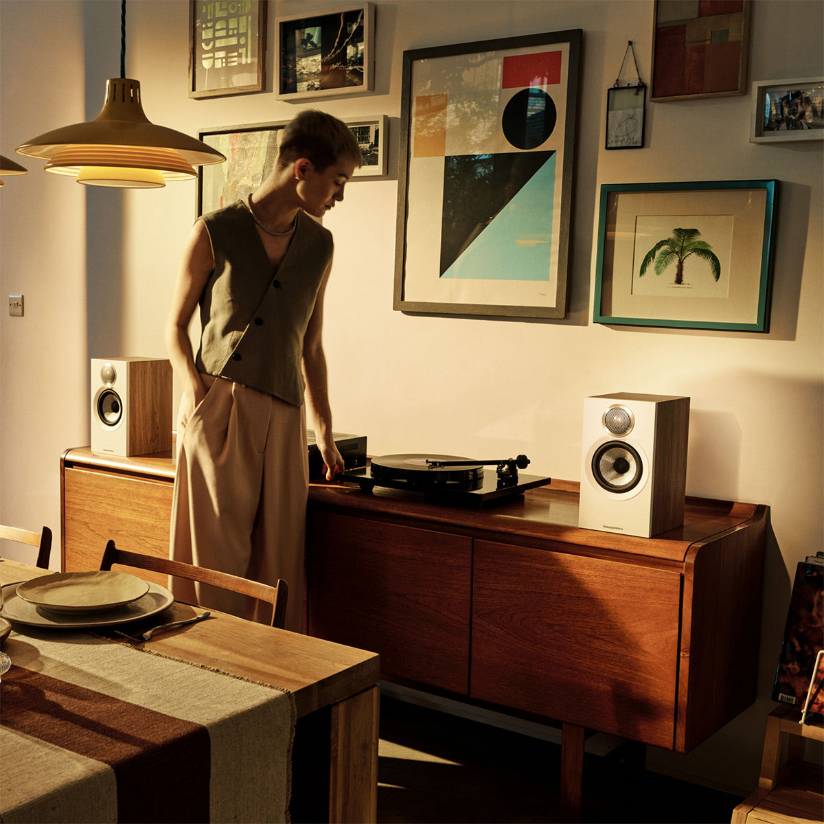 Bowers & Wilkins 607 S3 2-Way Bookshelf Speaker with 5" Continuum Cone Driver - Pair (Oak)