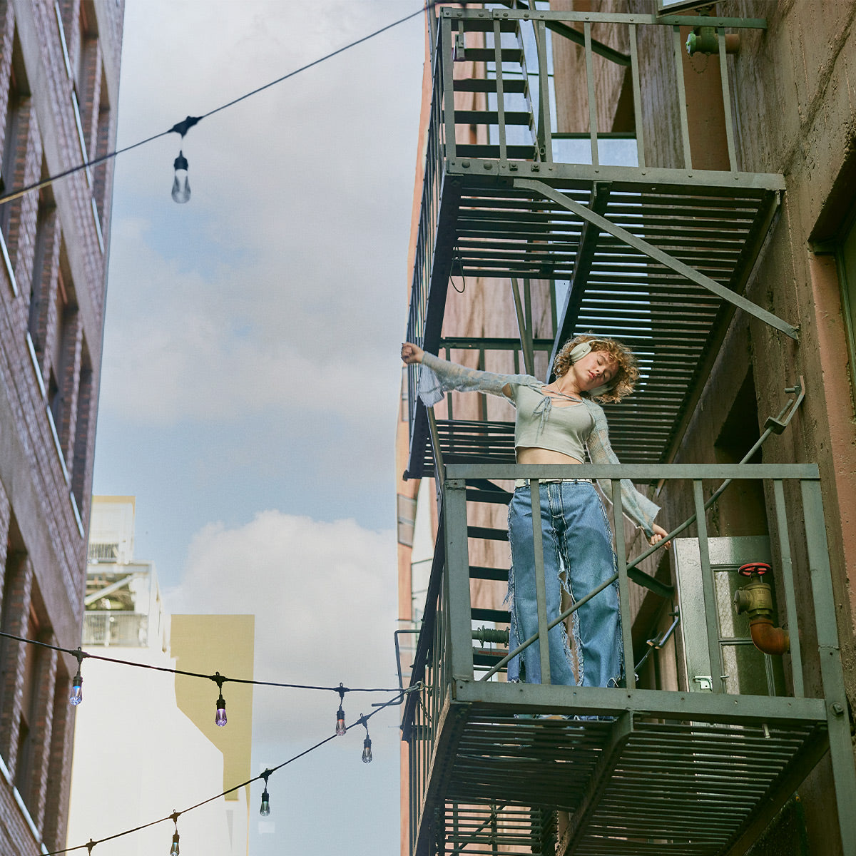 Bose Wireless Headphone Bundle with QuietComfort Ultra Wireless Noise Cancelling Headphones and QuietComfort Noise Cancelling Headphones (White)