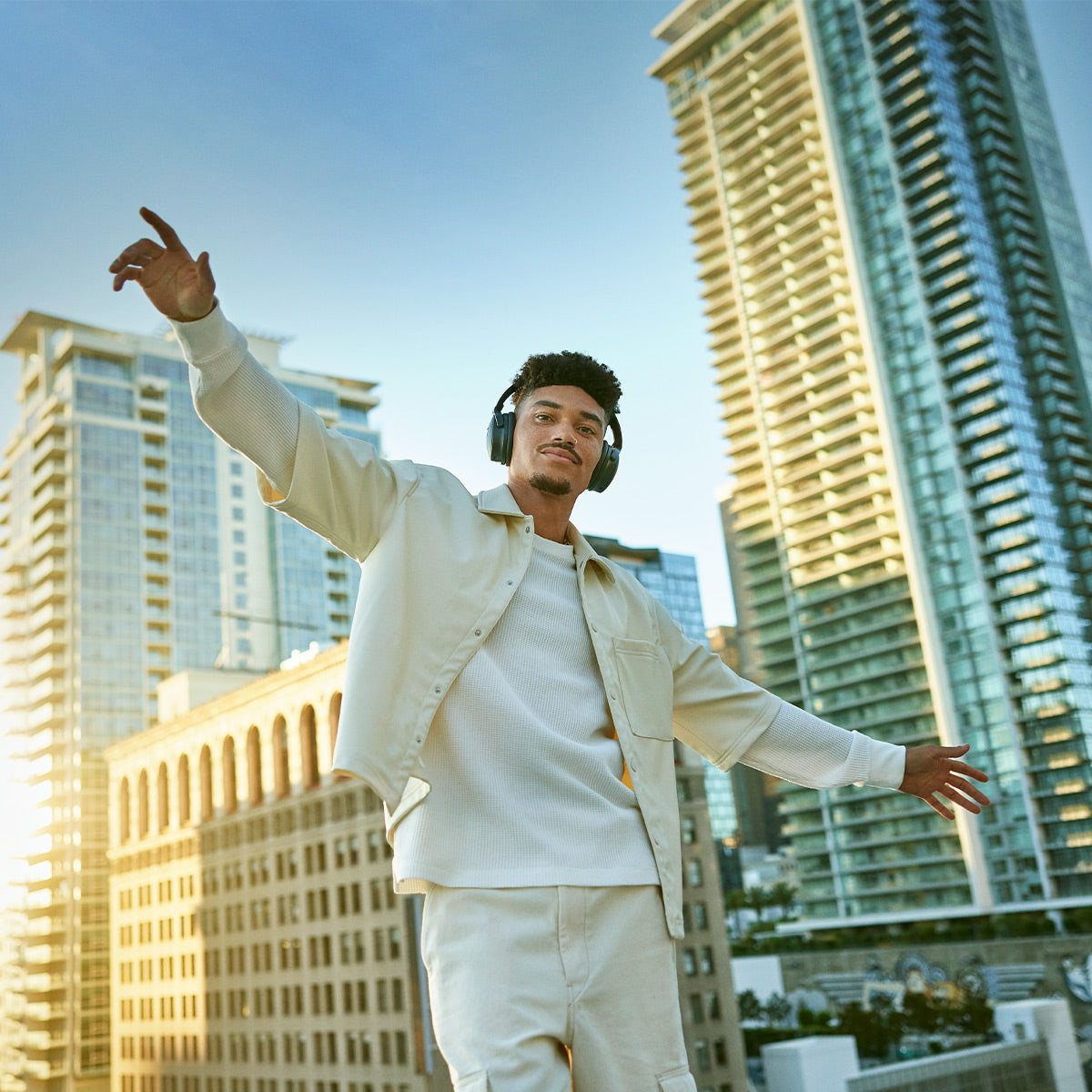 Bose QuietComfort Headphones with Active Noise Cancellation - Pair (Black)