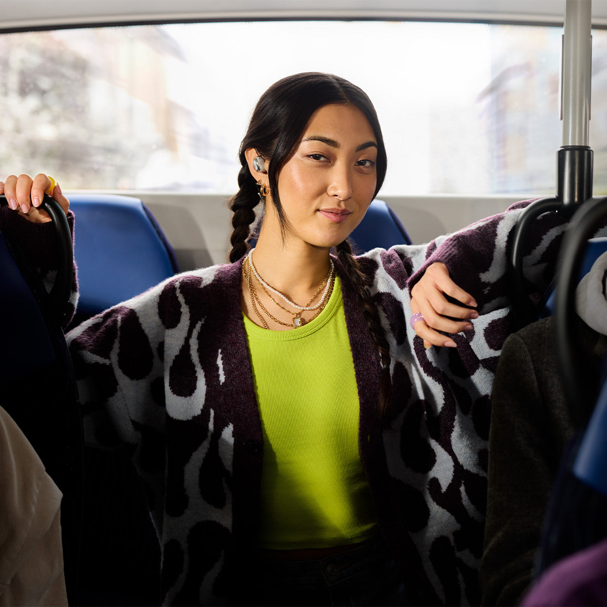 JBL Live Buds 3 Noise-Cancelling Earbuds with Smart Case (Silver)