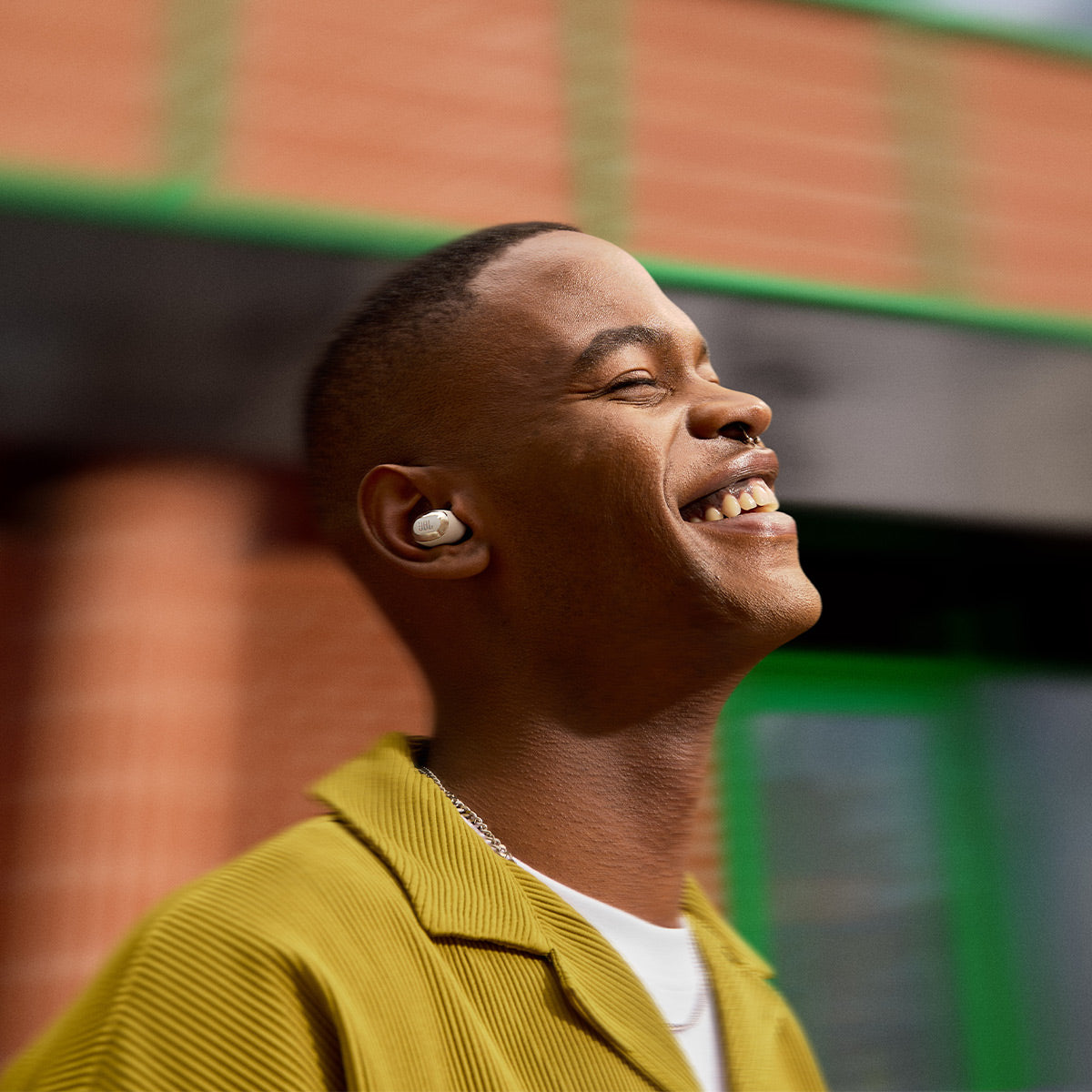 JBL Live Buds 3 Noise-Cancelling Earbuds with Smart Case (Silver)