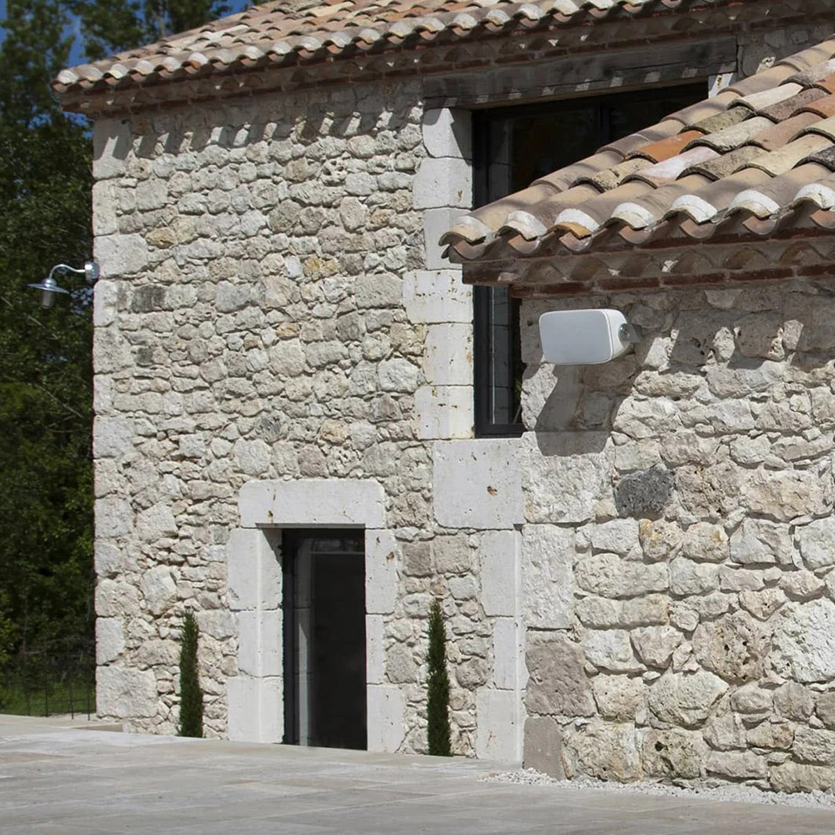 Bowers & Wilkins AM-1 2 Channel Stereo Outdoor System (White)