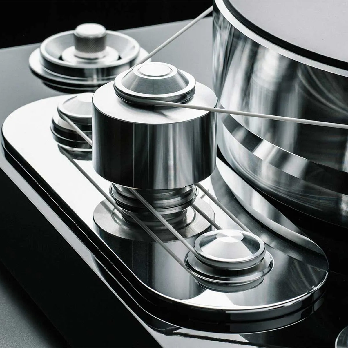 Pro-Ject Signature 12.2 Turntable (Gloss Black)