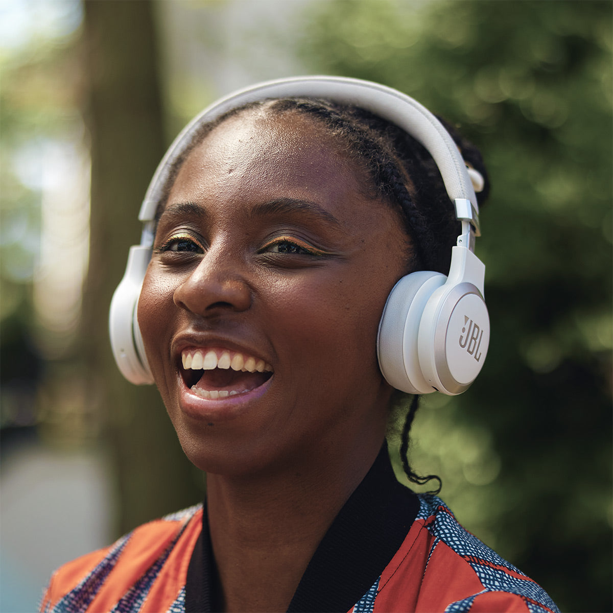 JBL Live 670NC Wireless On-Ear Adaptive Noise Cancelling Headphones (White)