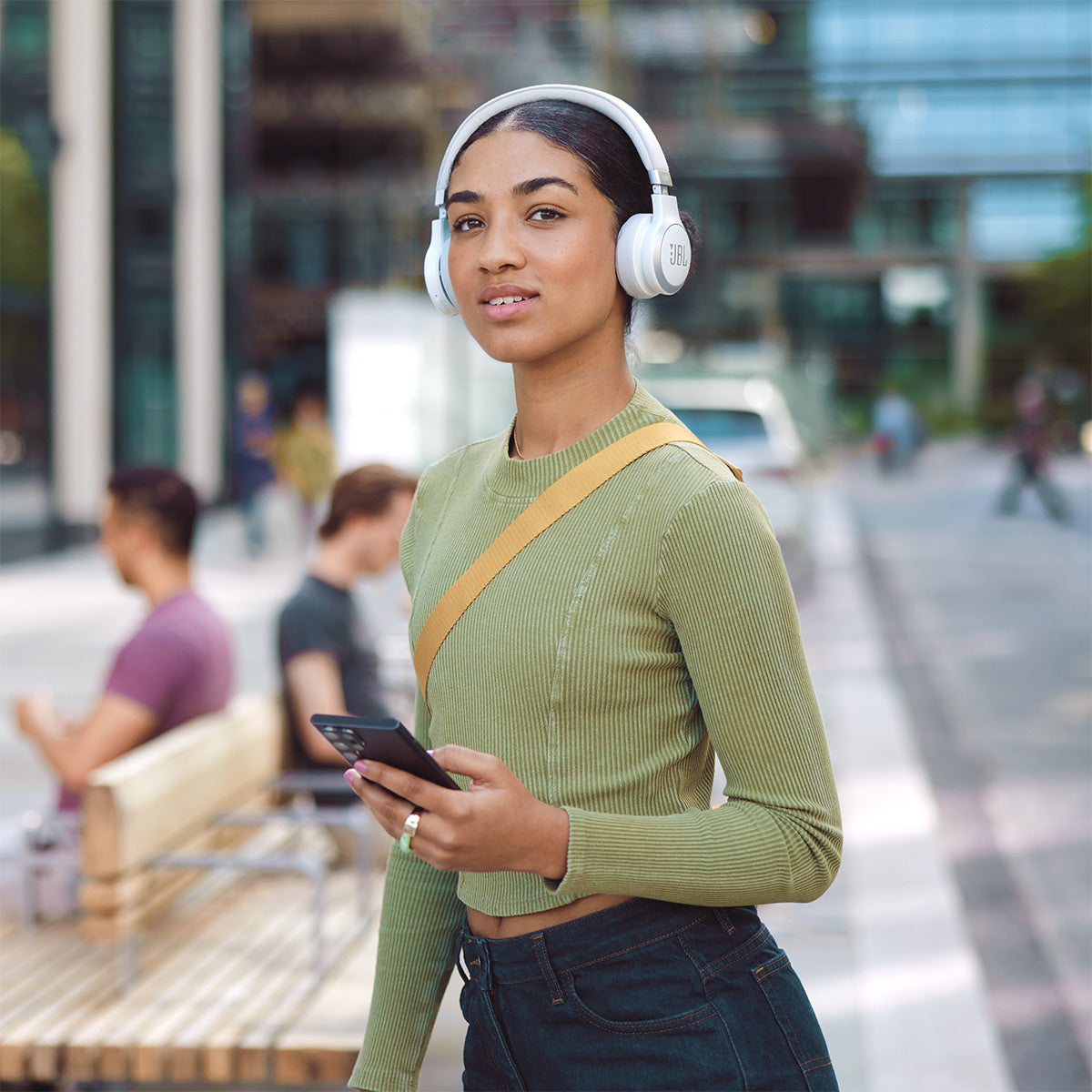 JBL Live 670NC Wireless On Ear Noise Cancelling Headphone Bundle with gSport Case (White)