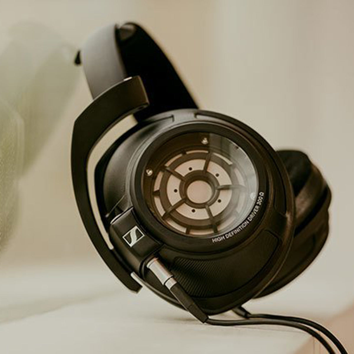 Sennheiser HD 820 Over-Ear Closed-Back Headphones (Black)