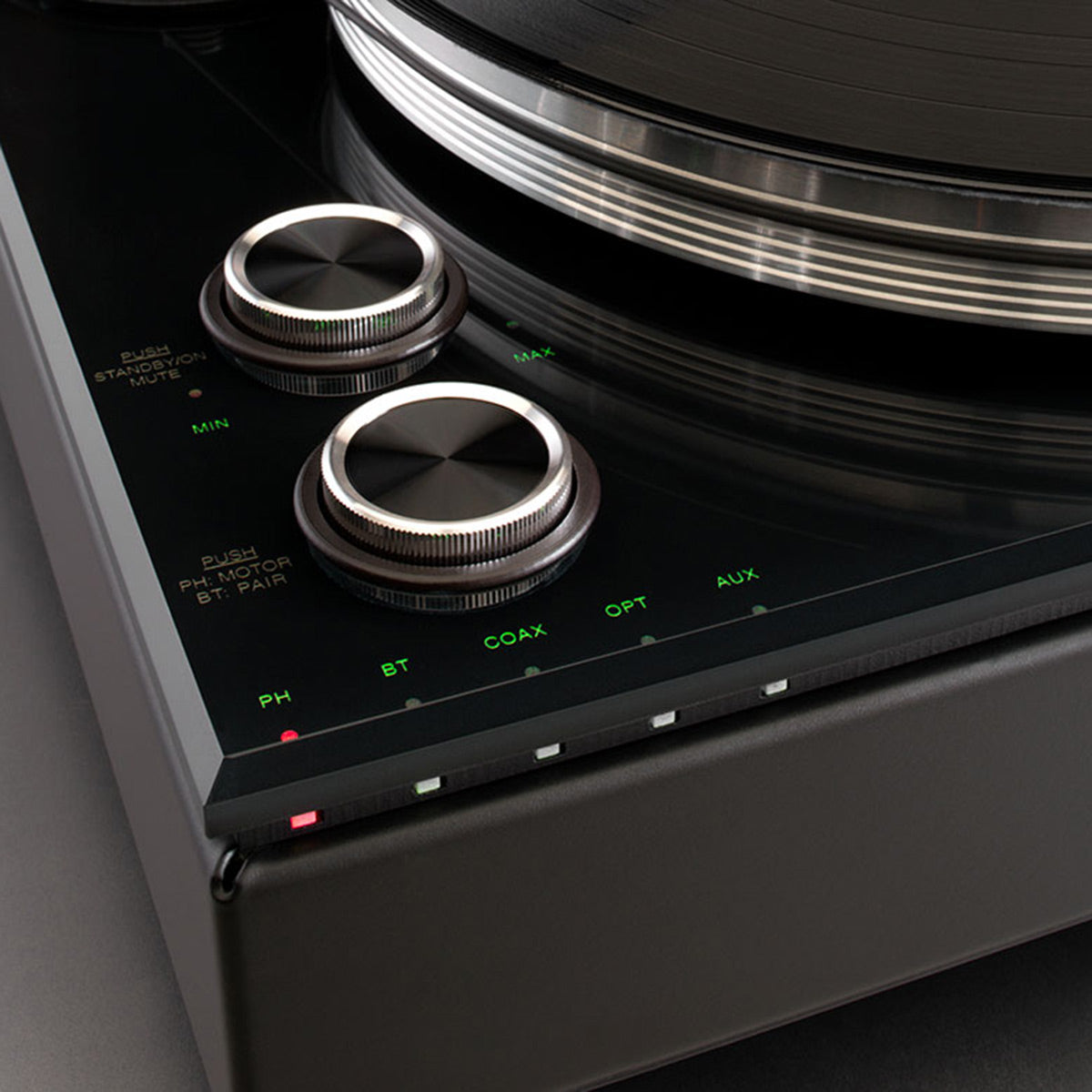 McIntosh MTI100 Integrated Turntable with Built-In Preamp & Amp