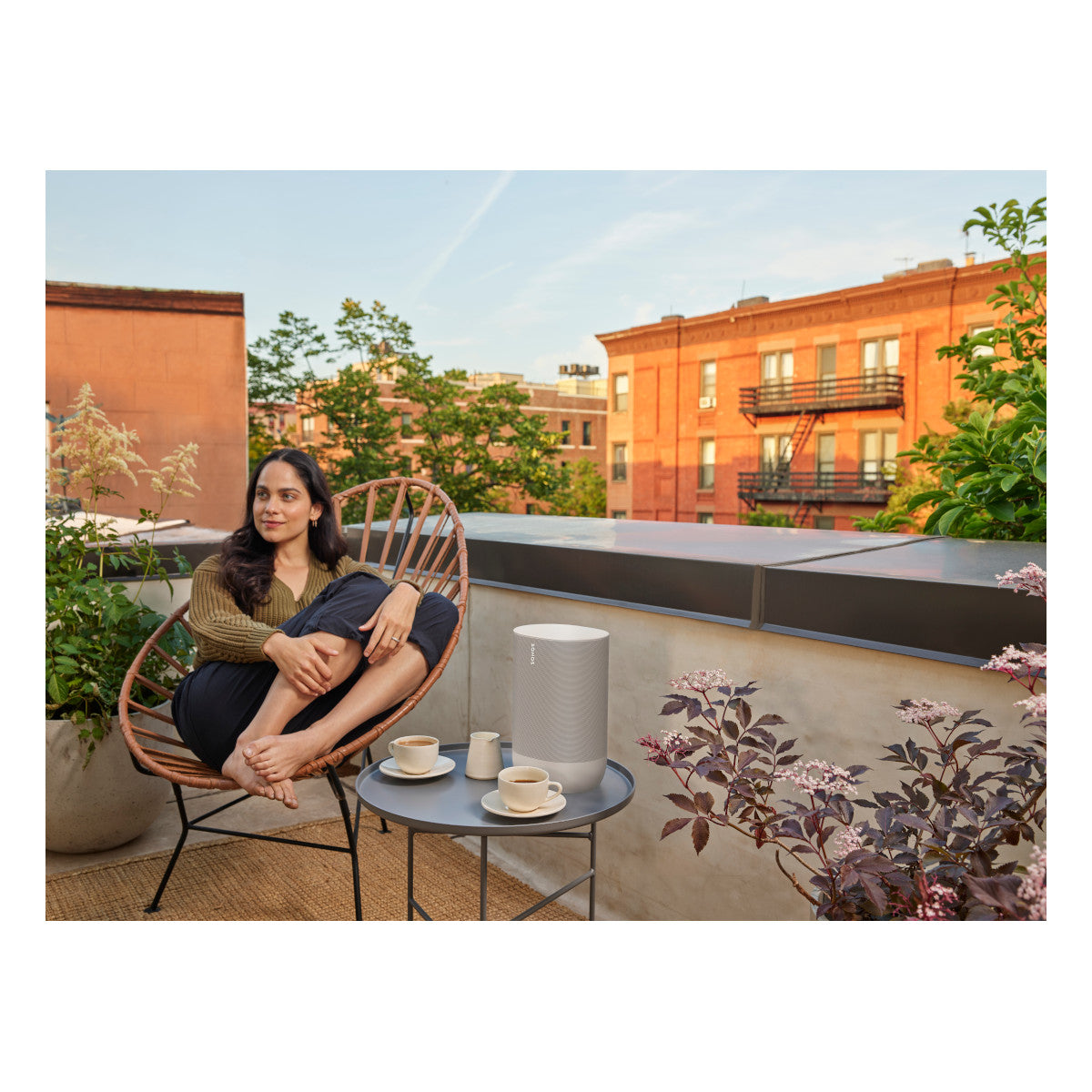 Sonos Multiroom Entertainment Set with Arc Wireless Soundbar and Move Smart Speaker (White)
