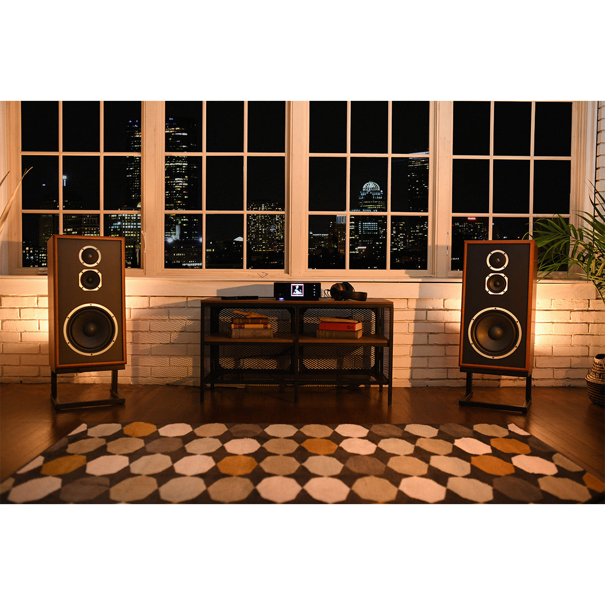 KLH Model Five 3-way 10-inch Acoustic Suspension Floorstanding Speaker - Each (Mahogany)
