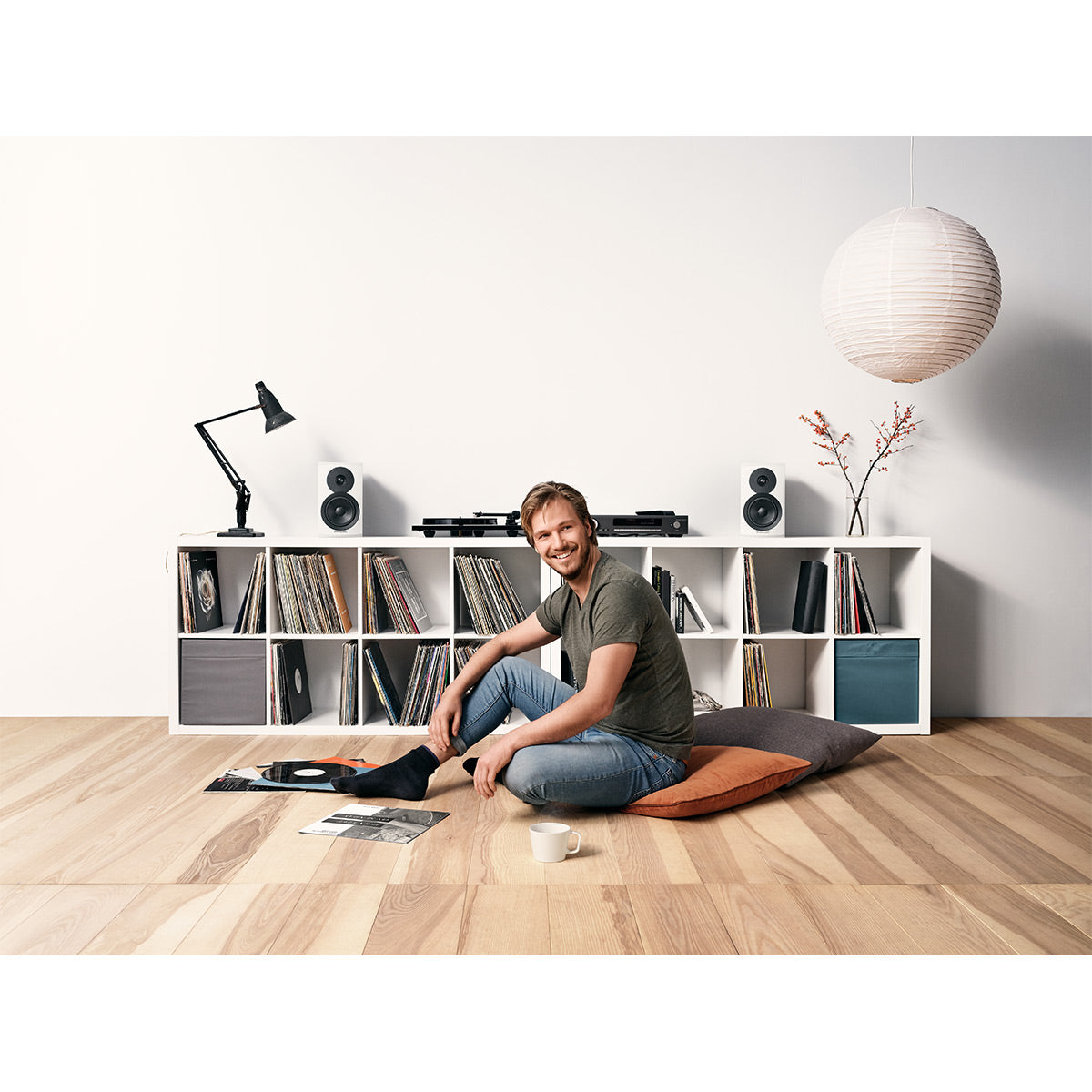 Dynaudio Emit 10 Compact Bookshelf Speaker - Pair (White Satin)