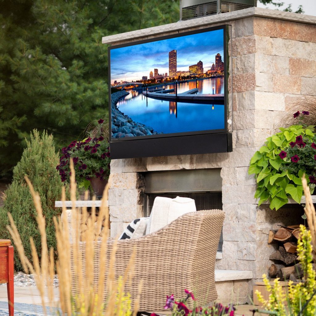 Seura Full Sun Series 65" Outdoor TV
