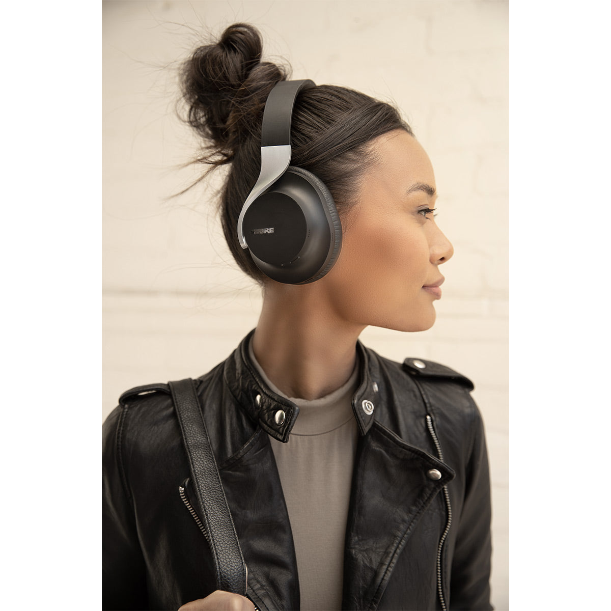 Shure Aonic 40 Wireless Noise Canceling Headphones (Black)
