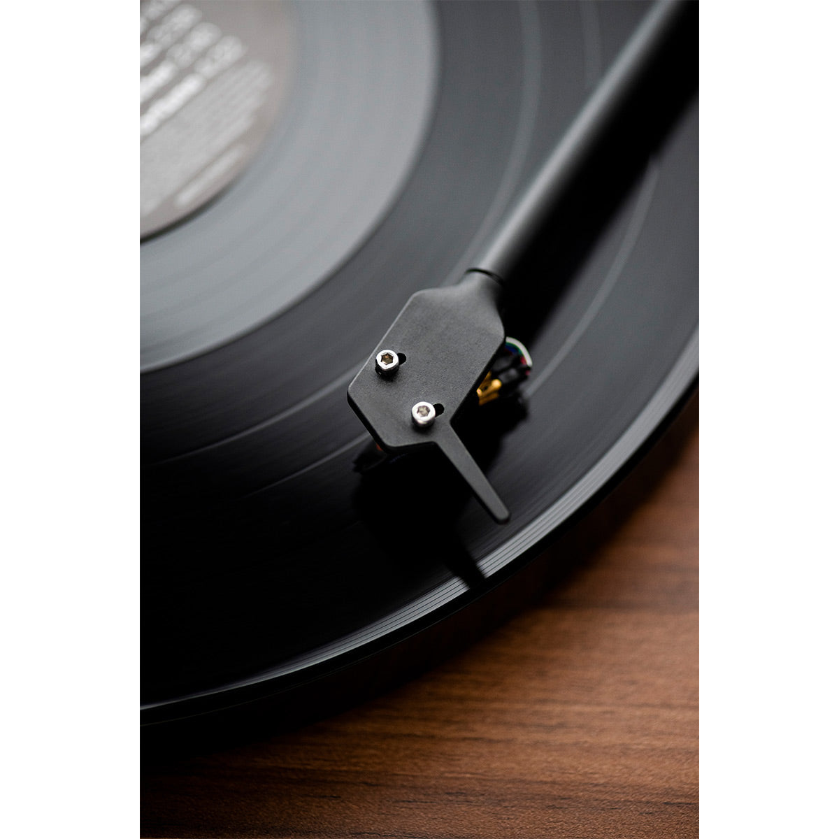 Pro-Ject E1 Phono Plug & Play Turntable with Audio-Technica AT3600L Cartridge (Walnut)