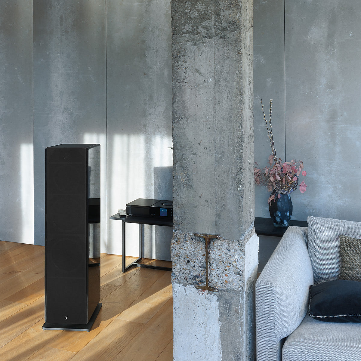 Focal Vestia No.4 Bass-Reflex 3-Way Floorstanding Loudspeaker with 2 8 inch Woofers - Pair (Black High Gloss)