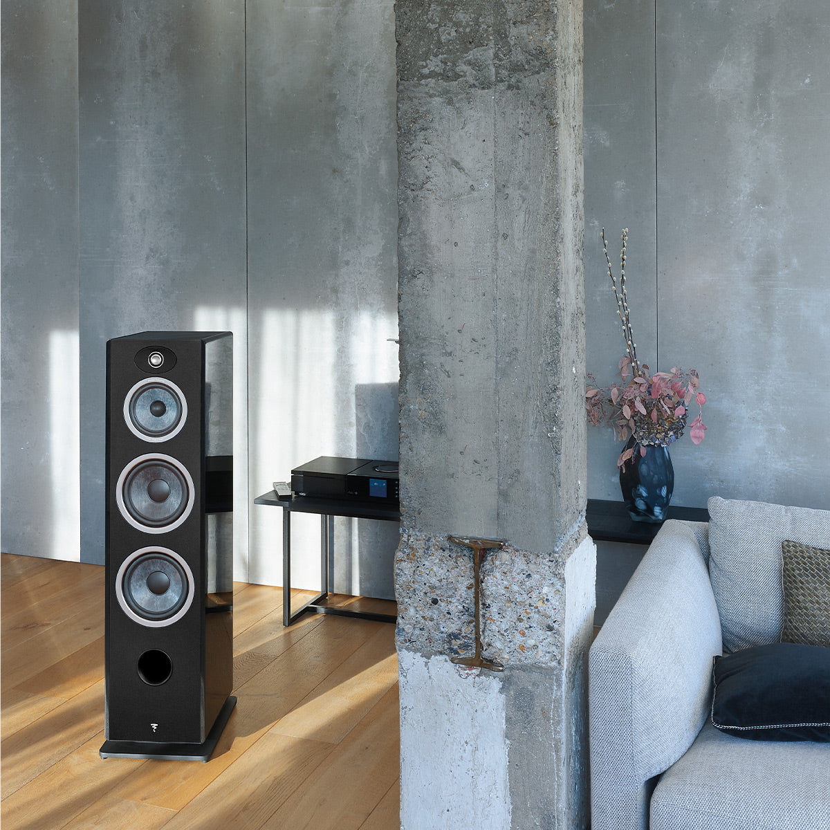 Focal Vestia No.4 Bass-Reflex 3-Way Floorstanding Loudspeaker with 2 8 inch Woofers - Pair (Black High Gloss)