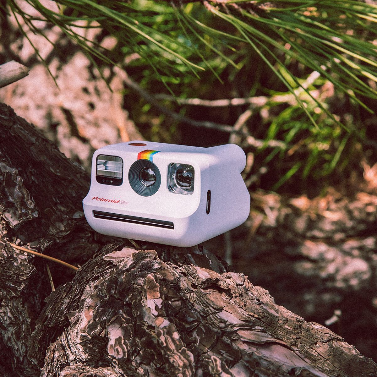 Polaroid Go Instant Camera with Wrist Strap & USB Charging Cable (White)