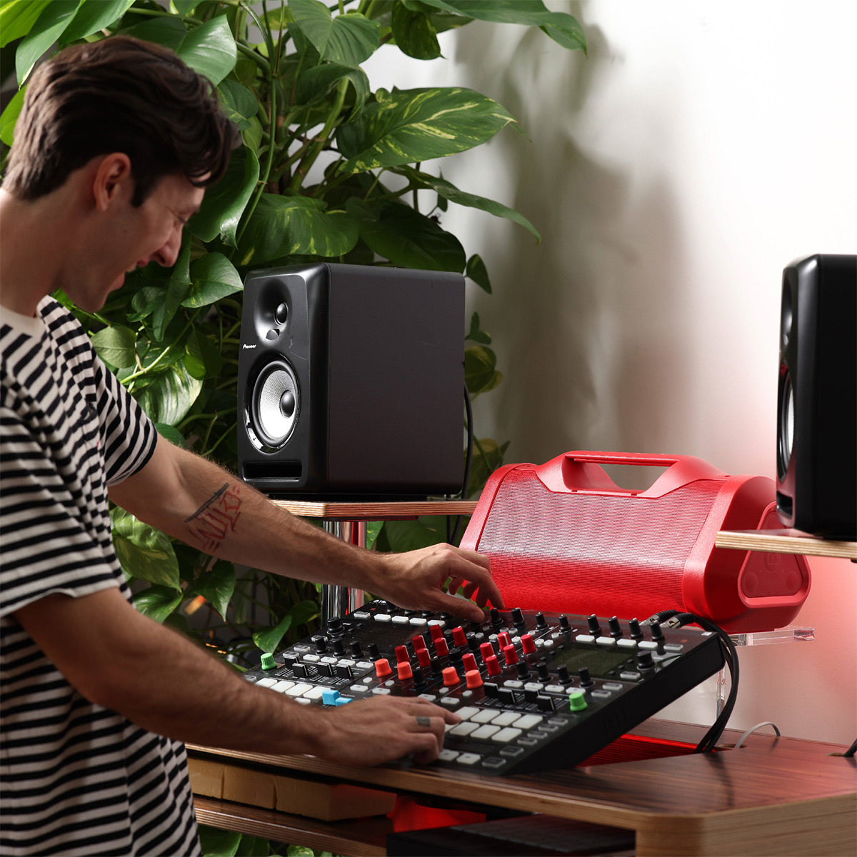 Monster Blaster 3.0 Wireless Bluetooth Speaker with Built-In Subwoofer and IPX5 Water Resistance (Red)