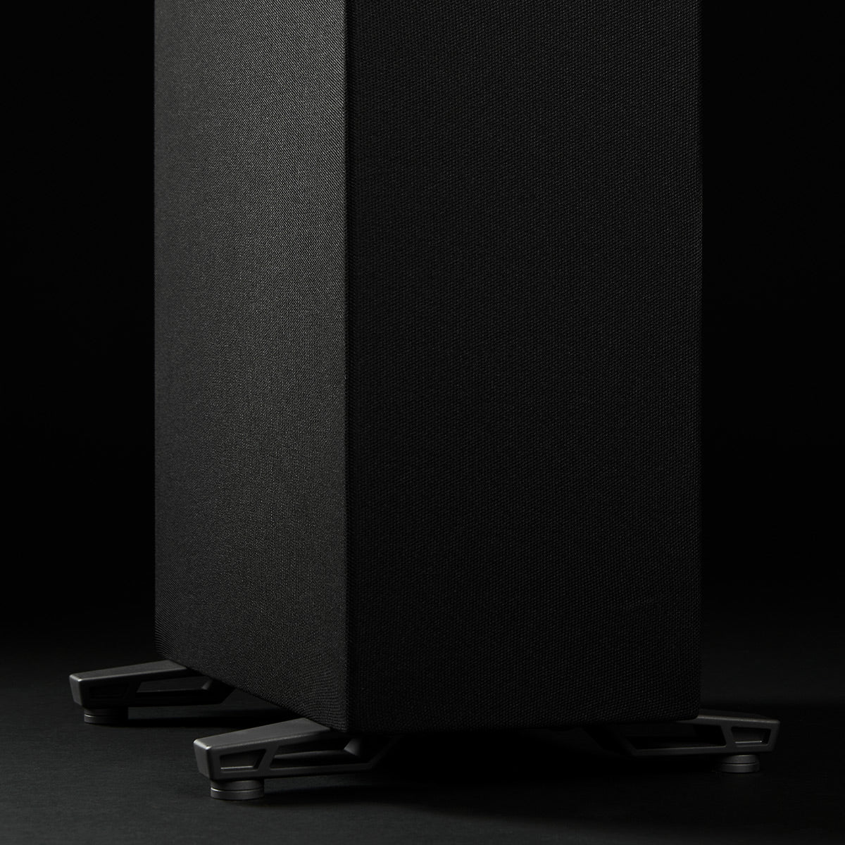 Definitive Technology Dymension DM40 Slim Bipolar Floorstanding Speaker