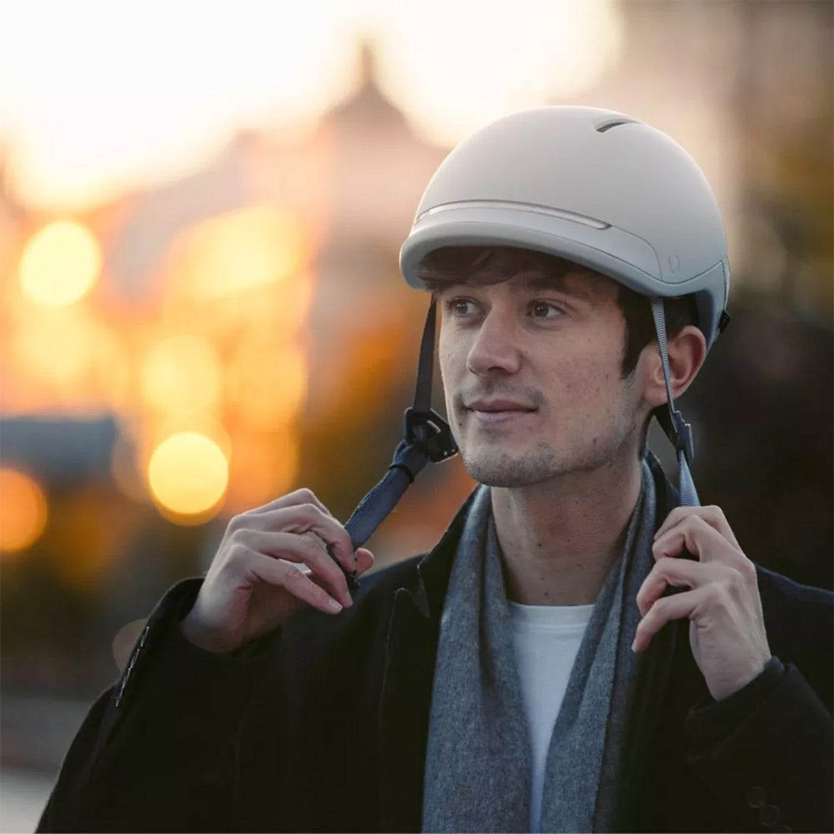 Unit 1 Medium FARO Smart Helmet with IPX-6 Rating and Mips Impact Safety System (Stingray)