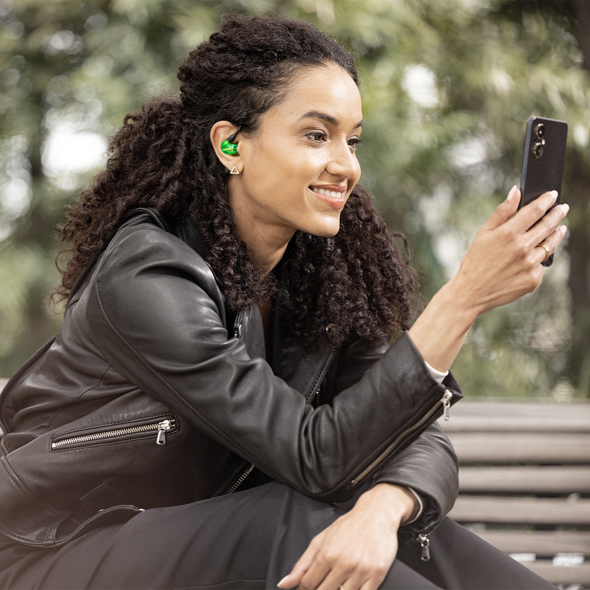 Shure SE215 Professional Sound Isolating Earphones (Limited Edition Green)