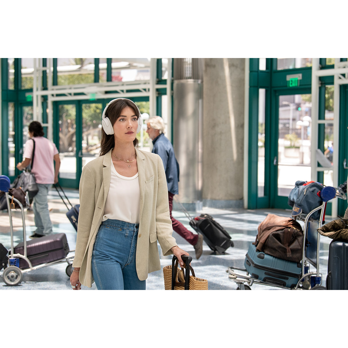 Bose QuietComfort 45 Wireless Noise Canceling Headphones (White) and Bose Smart Soundbar 900 with Dolby Atmos (White)