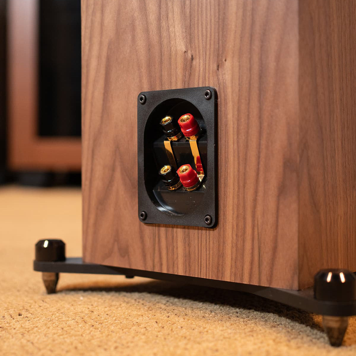 KLH Kendall 2F 3-Way Floorstanding Speaker - Pair (English Walnut)