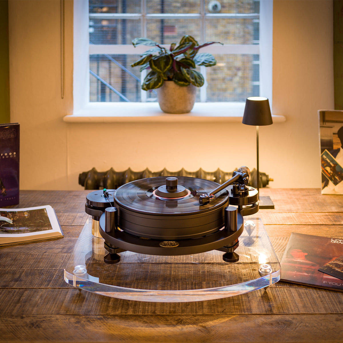Michell Engineering Orbe SE Turntable with TecnoArm 2 Tonearm (Black)