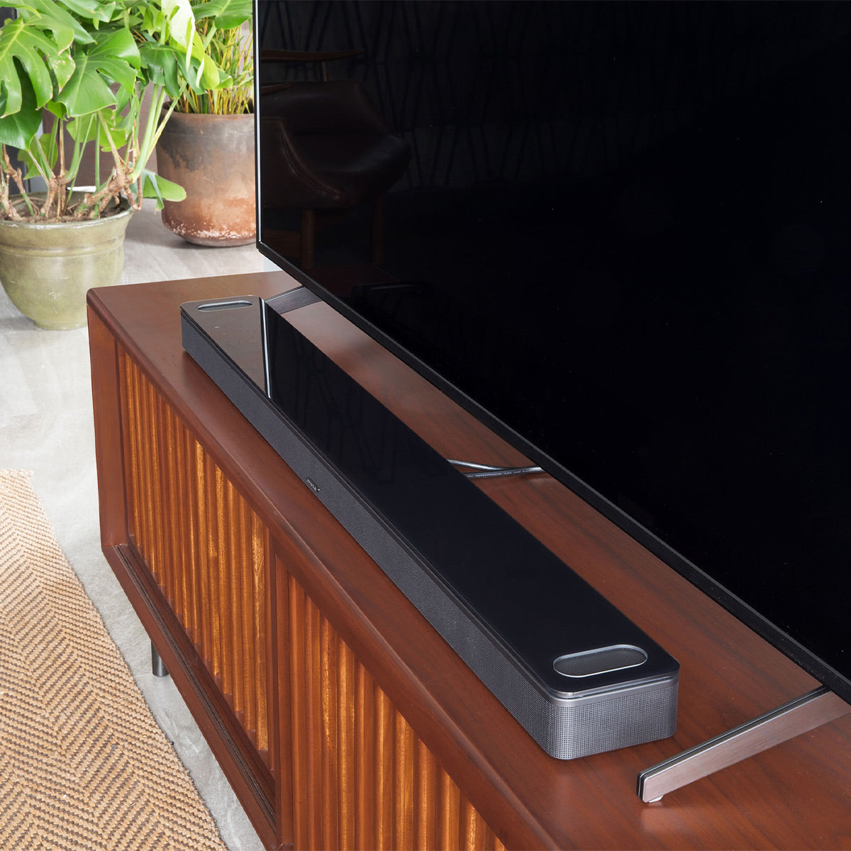 Bose Smart Ultra Soundbar with Bass Module 700 Subwoofer (Black)