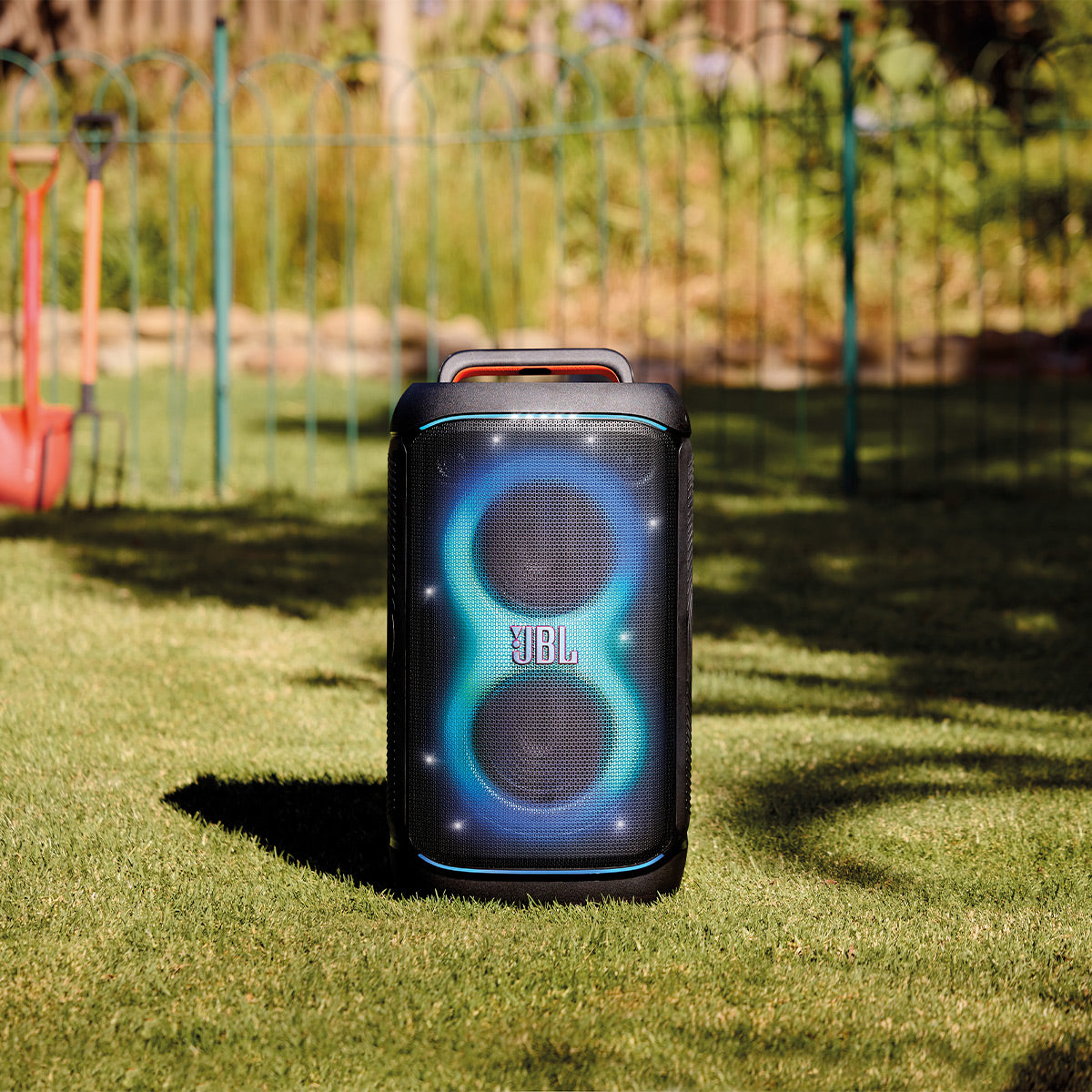 JBL PartyBox 520 Portable Party Speaker Bundle with gSport Speaker Cover
