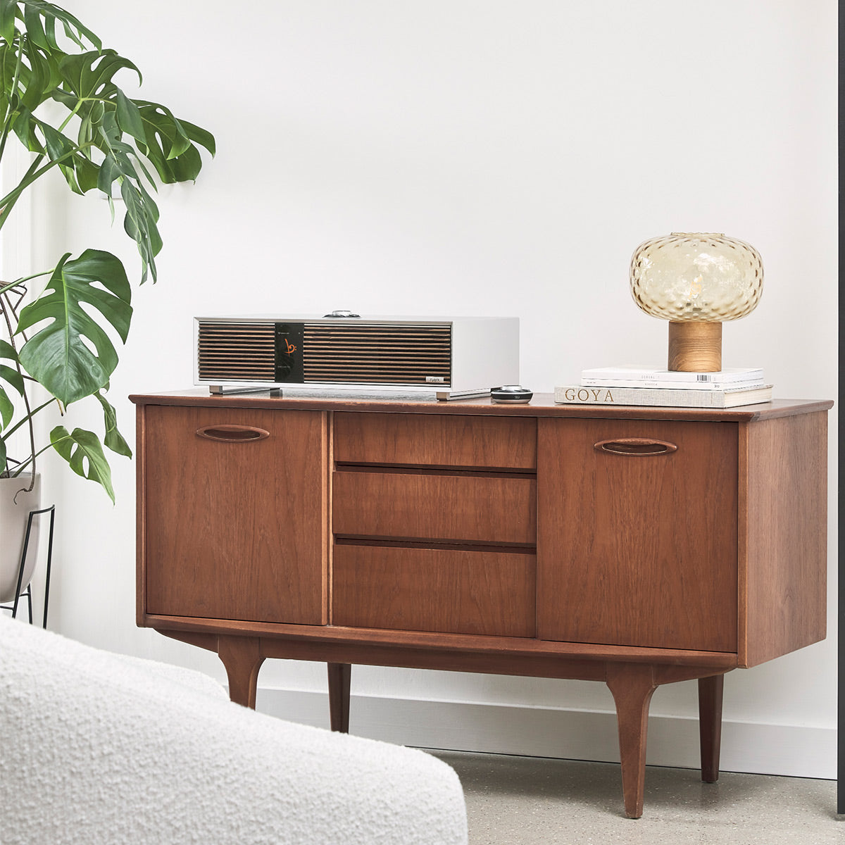 Ruark Audio R410 Integrated Music System (Soft Grey/Walnut) – World ...