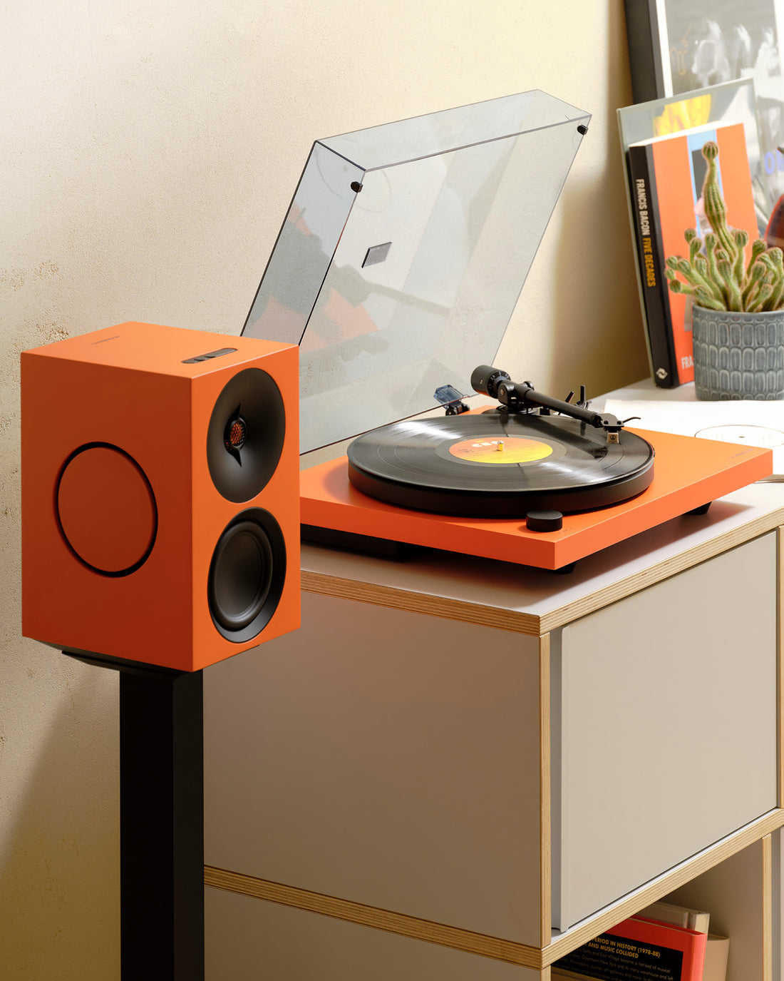Cambridge Spira Turntable with Cambridge Audio L/R X Wireless Active Stereo Speakers