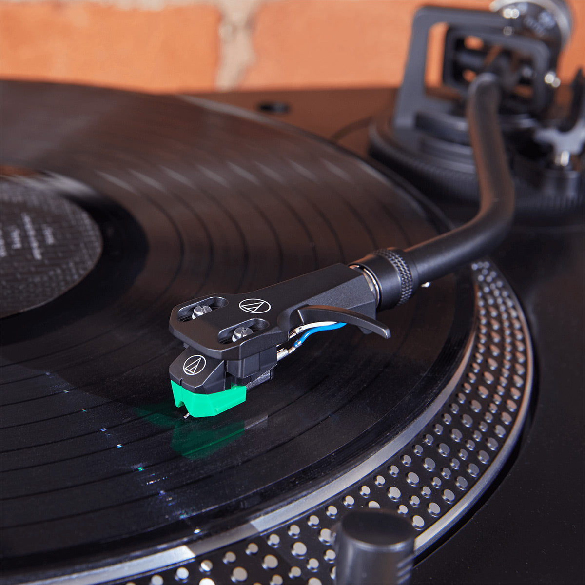 Audio-Technica AT-VM95E/H Headshell & MM Cartridge Combo Kit