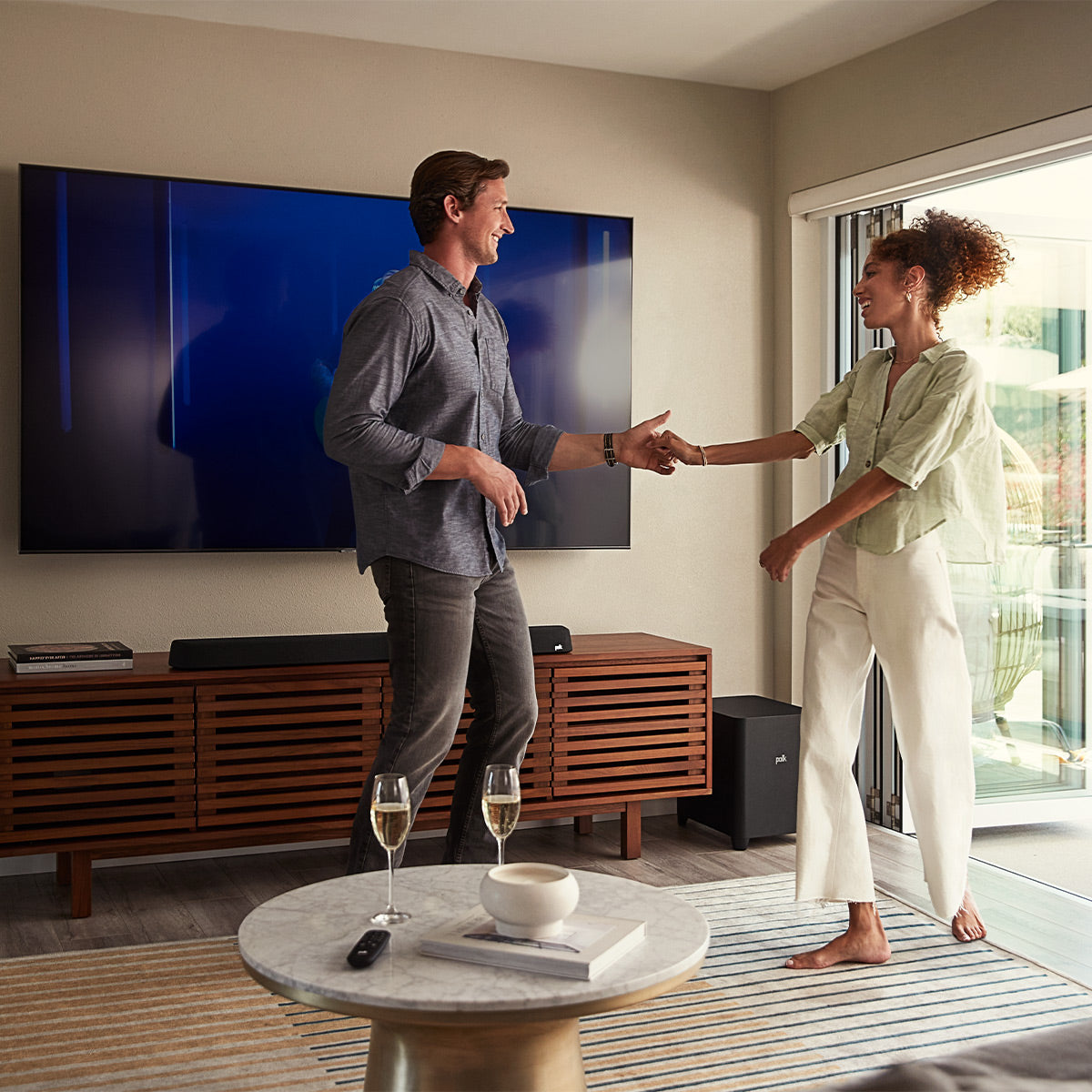 Polk Audio MagniFi Max AX 6.1 Soundbar System with AudioQuest SKY 3m HDMI Cable