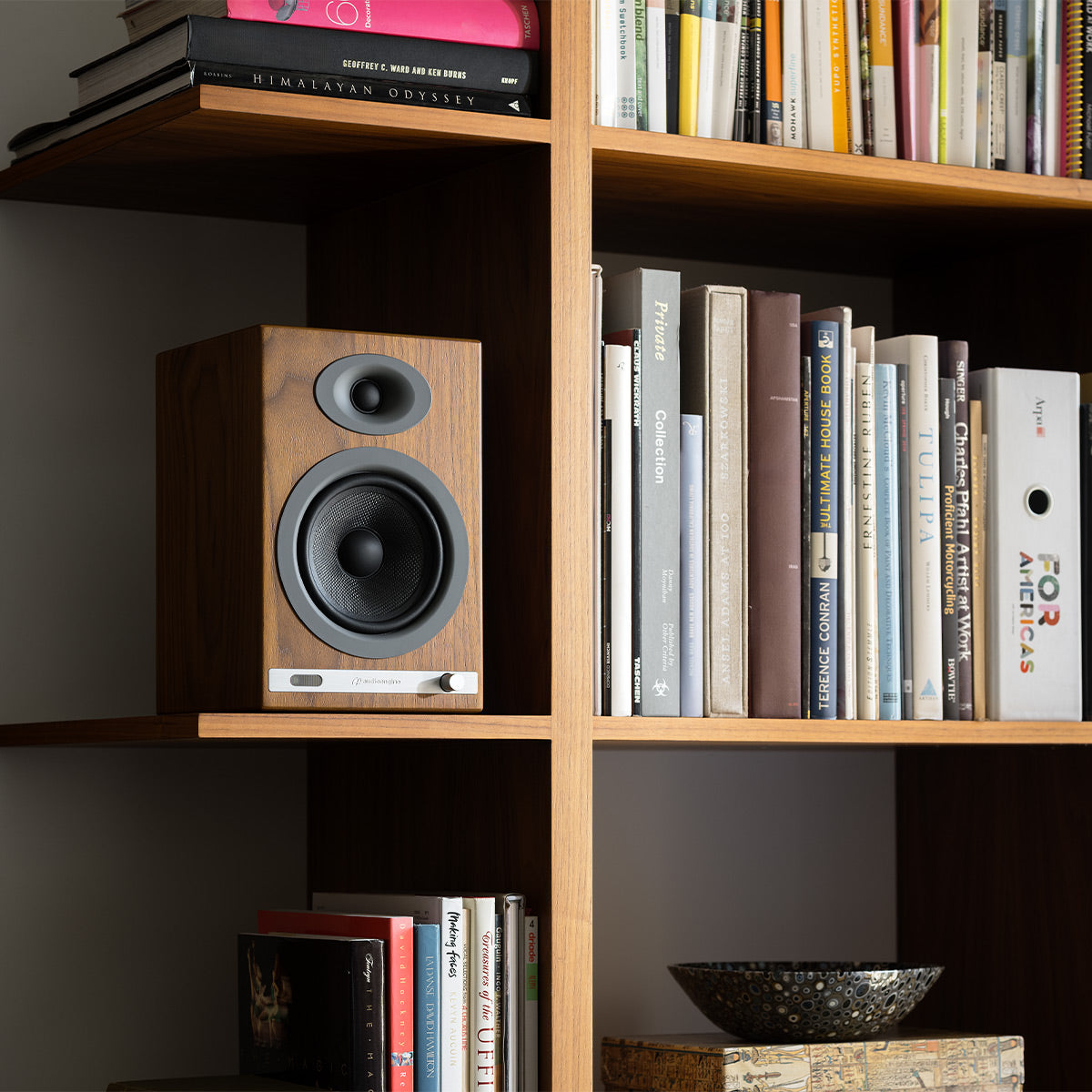 Audioengine HD5 Powered Bluetooth Bookshelf Speakers - Pair (Veneer Walnut)