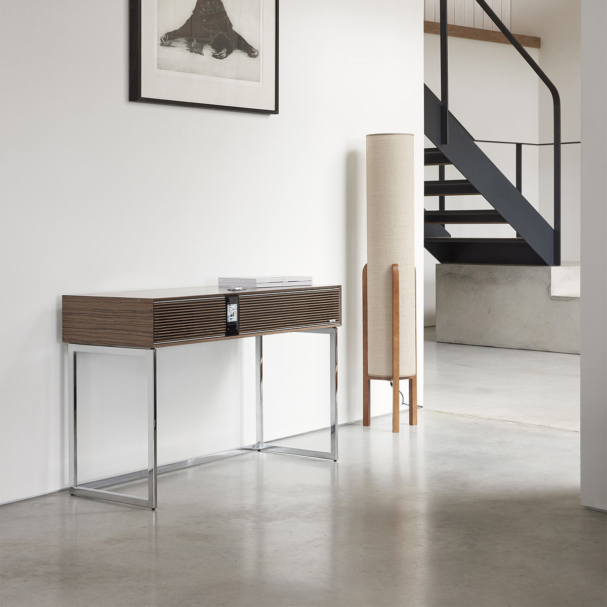 Ruark Audio R810 High Fidelity Radiogram (Walnut/Walnut) with Adjustable TV Mount