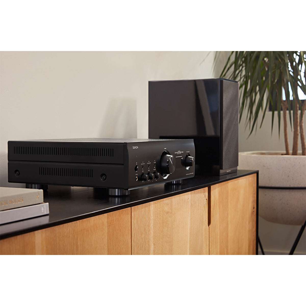 Denon PMA-1700NE Integrated Amplifier with 140W Power per Channel (Black)