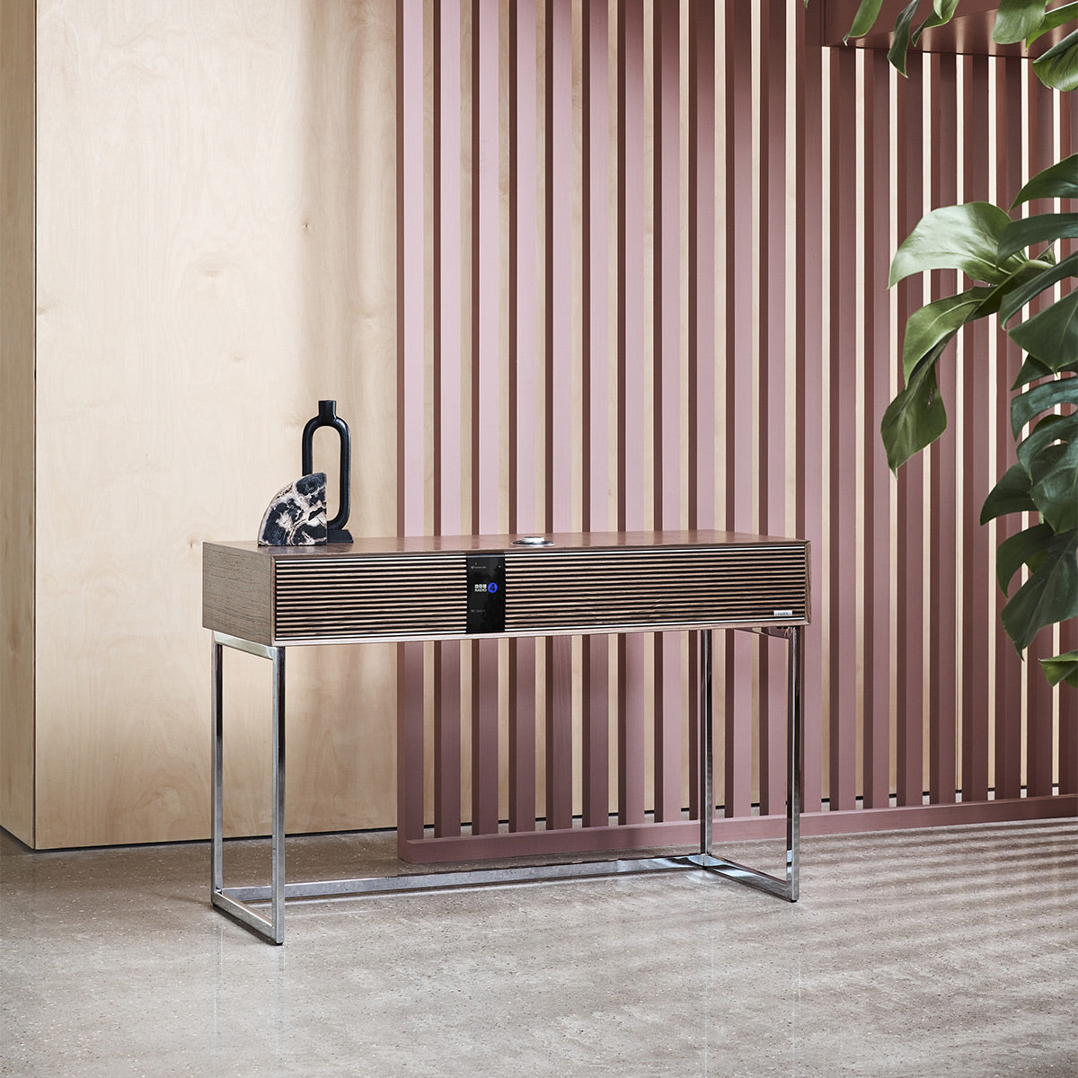 Ruark Audio R810 High Fidelity Radiogram (Walnut/Walnut) with Adjustable TV Mount