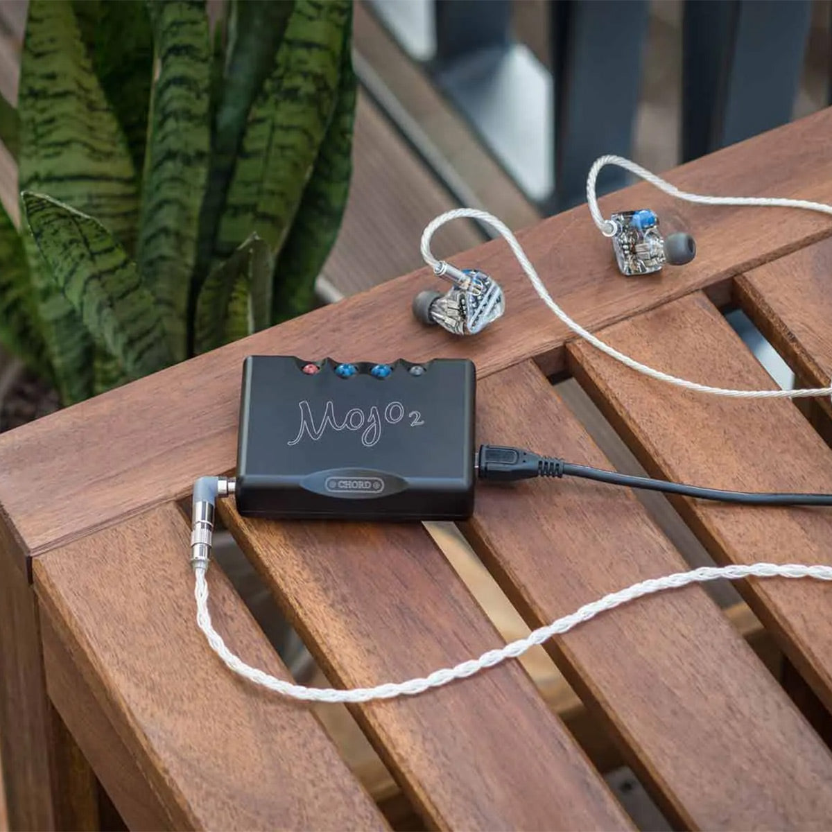 Chord Electronics Mojo 2 Portable DAC Headphone Amplifier Chord Electronics Mojo 2 Portable DAC Headphone Amplifier
