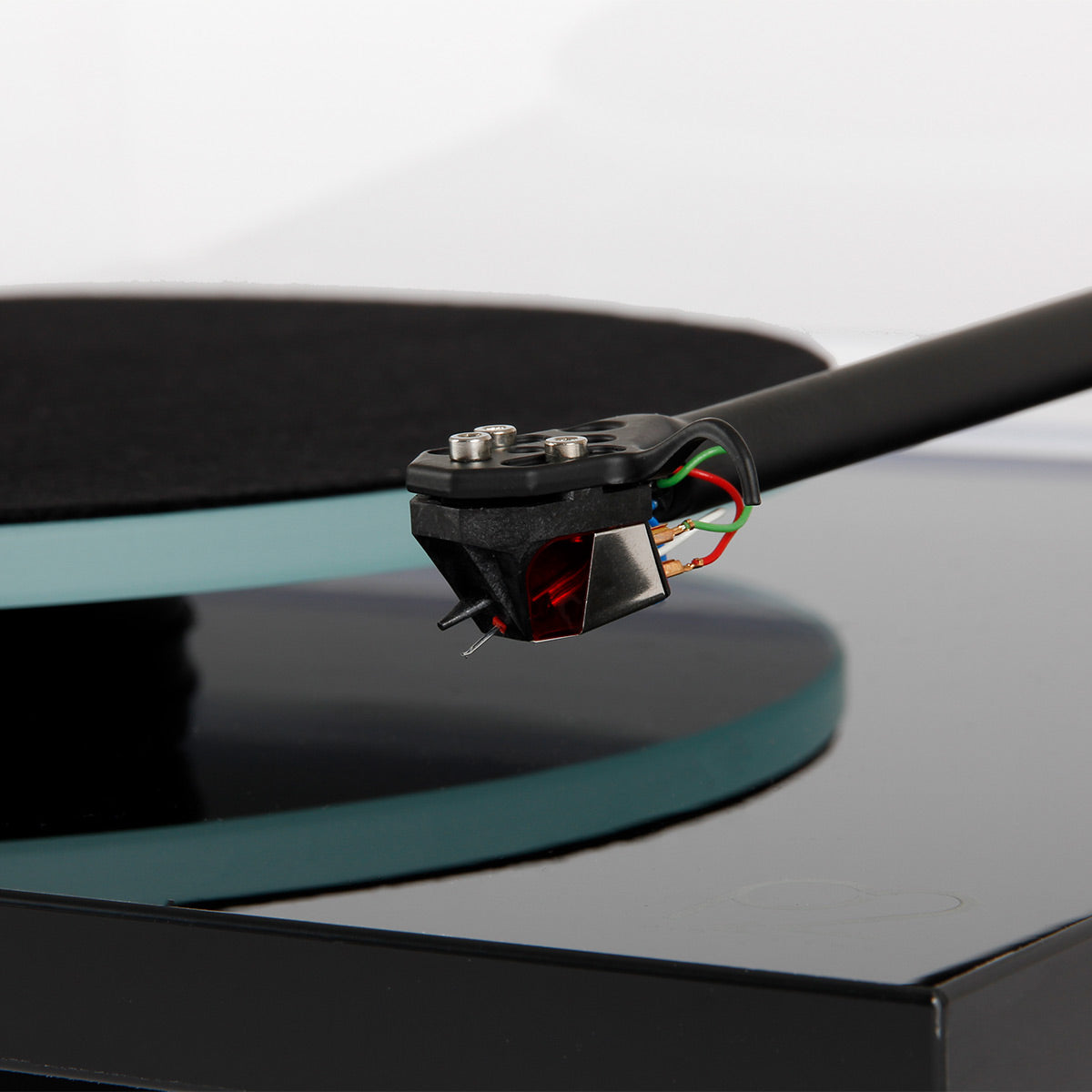 Rega Planar 2 Turntable with Nd3 MM Phono Cartridge (Matte Black)