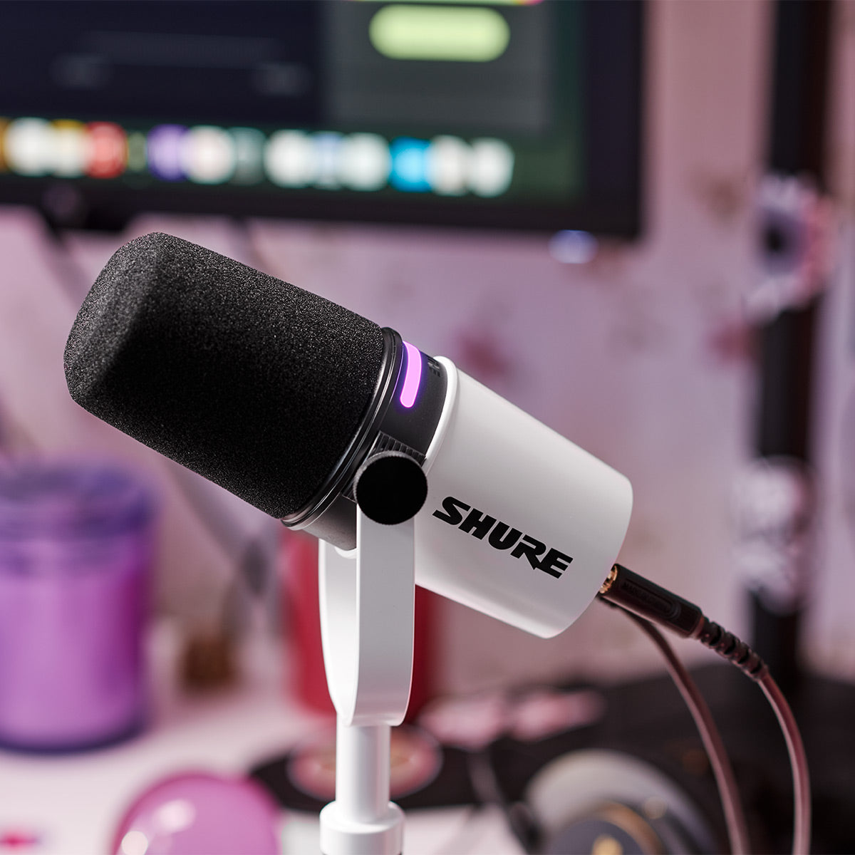 Shure MV7+ Hybrid Output USB-C & XLR Podcast Microphone (White)