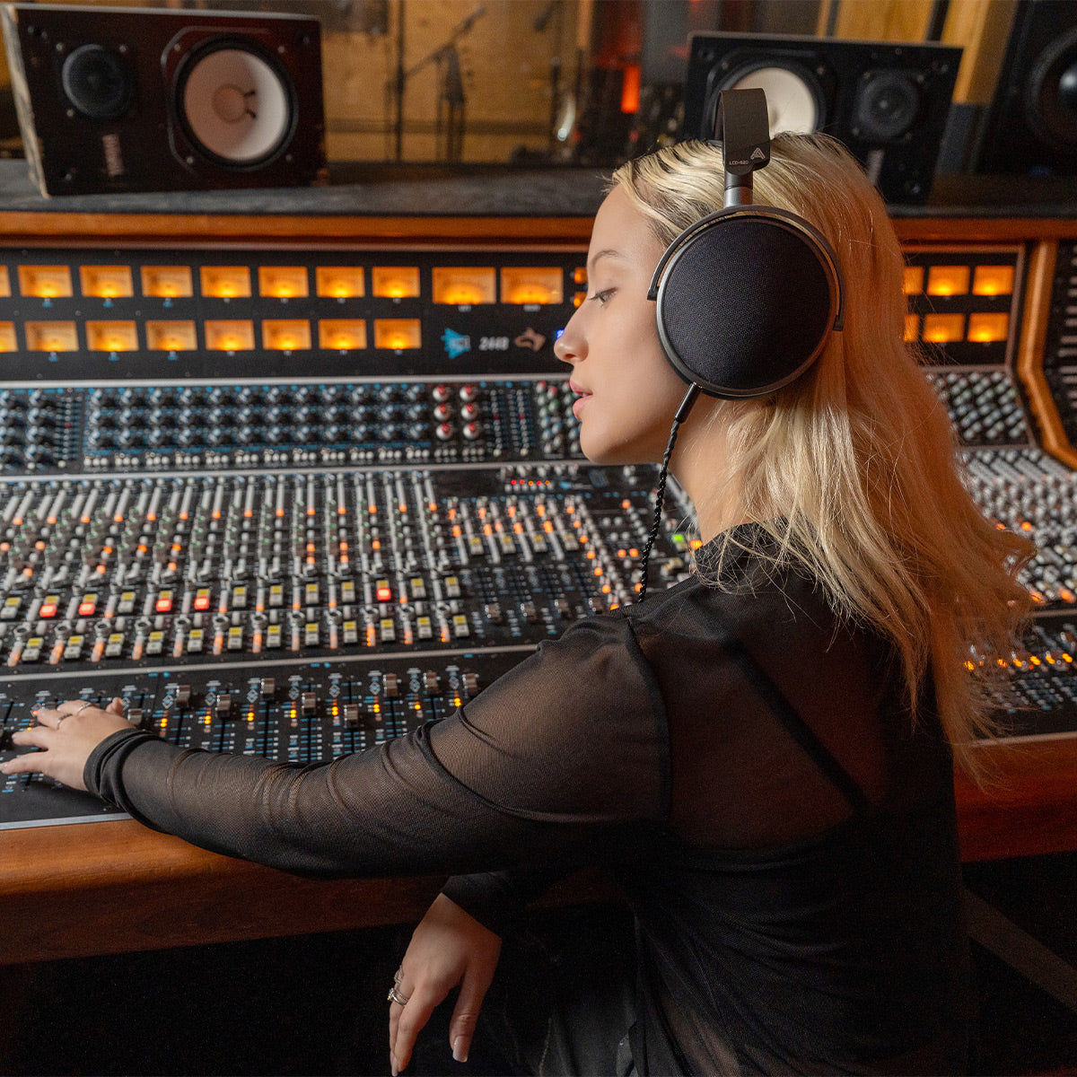 Audeze LCD-S20 Closed-Back Planar Magnetic Headphones