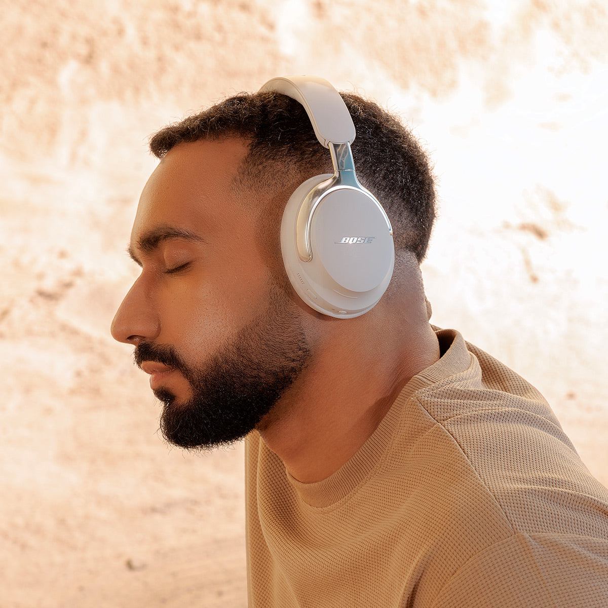Bose QuietComfort Ultra Wireless Noise Cancelling Headphones (2nd Gen, White)