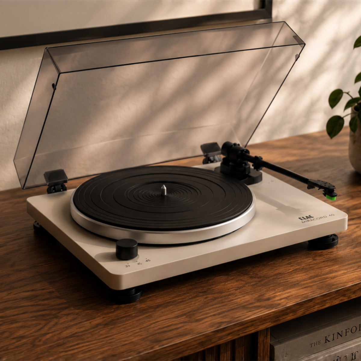 ELAC Miracord 40 Turntable with Audio-Technica AT95E MM Cartridge (Adsum Cream)