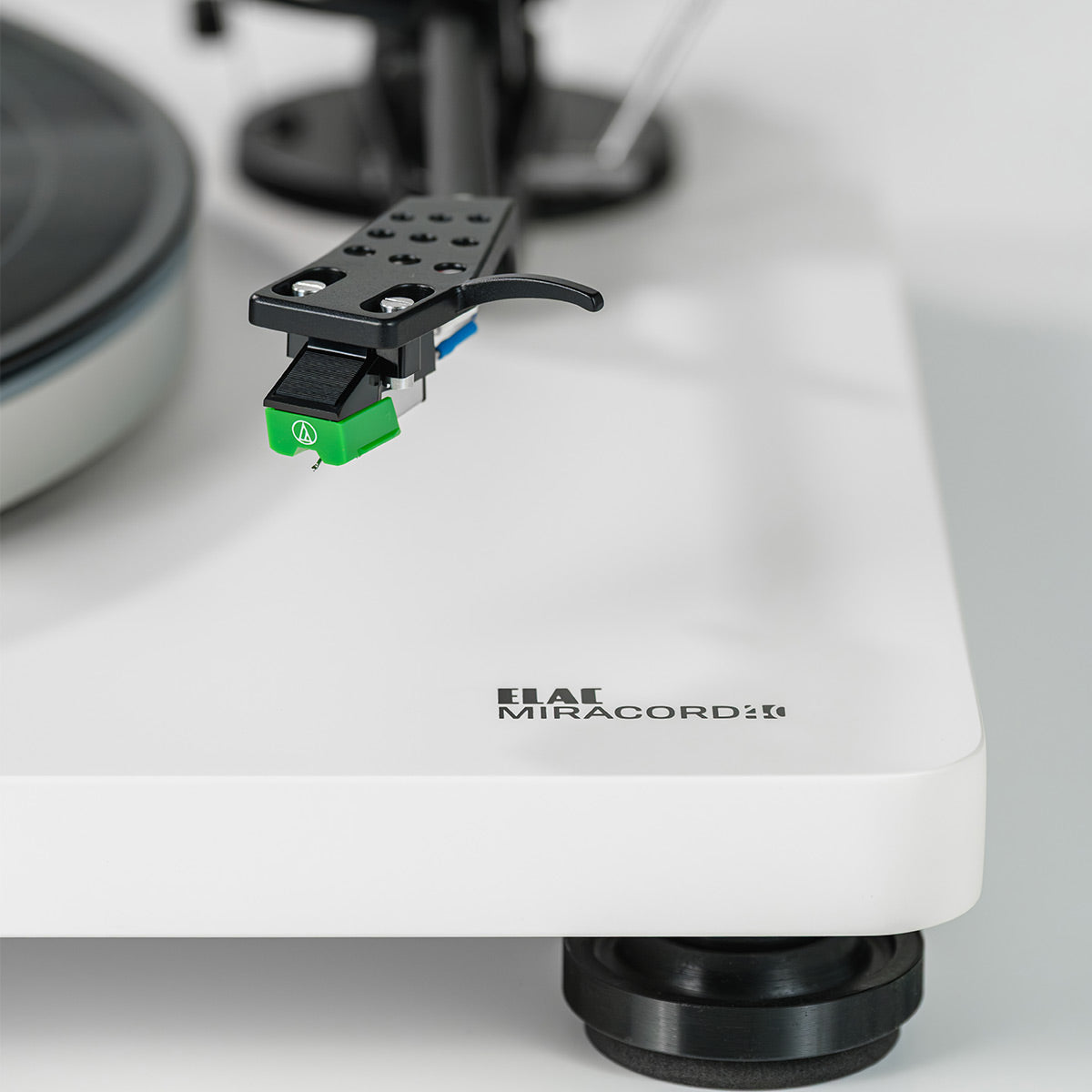 ELAC Miracord 40 Turntable with Audio-Technica AT95E MM Cartridge (Adsum Cream)