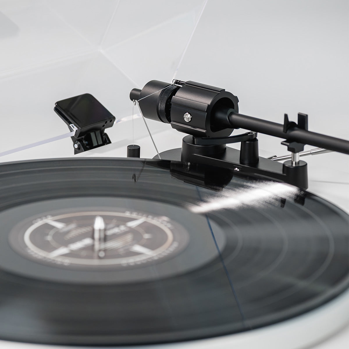ELAC Miracord 40 Turntable with Audio-Technica AT95E MM Cartridge (Adsum Cream)