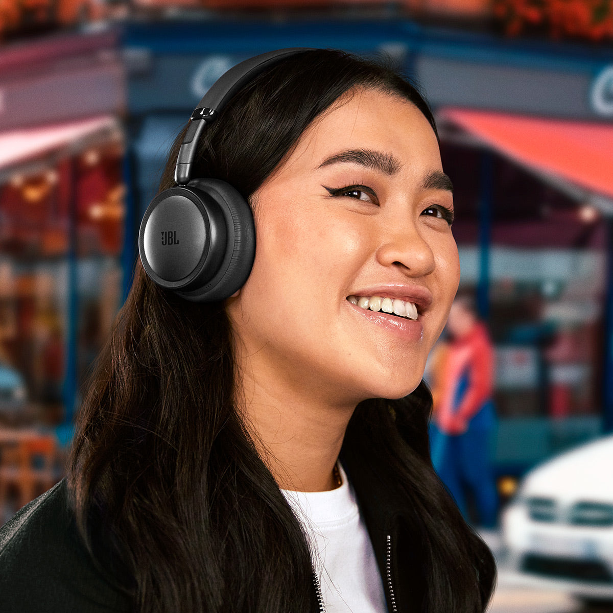 JBL LIVE 680NC Wireless Over-Ear Noise Cancelling Headphone Bundle with gSport Case (Black)