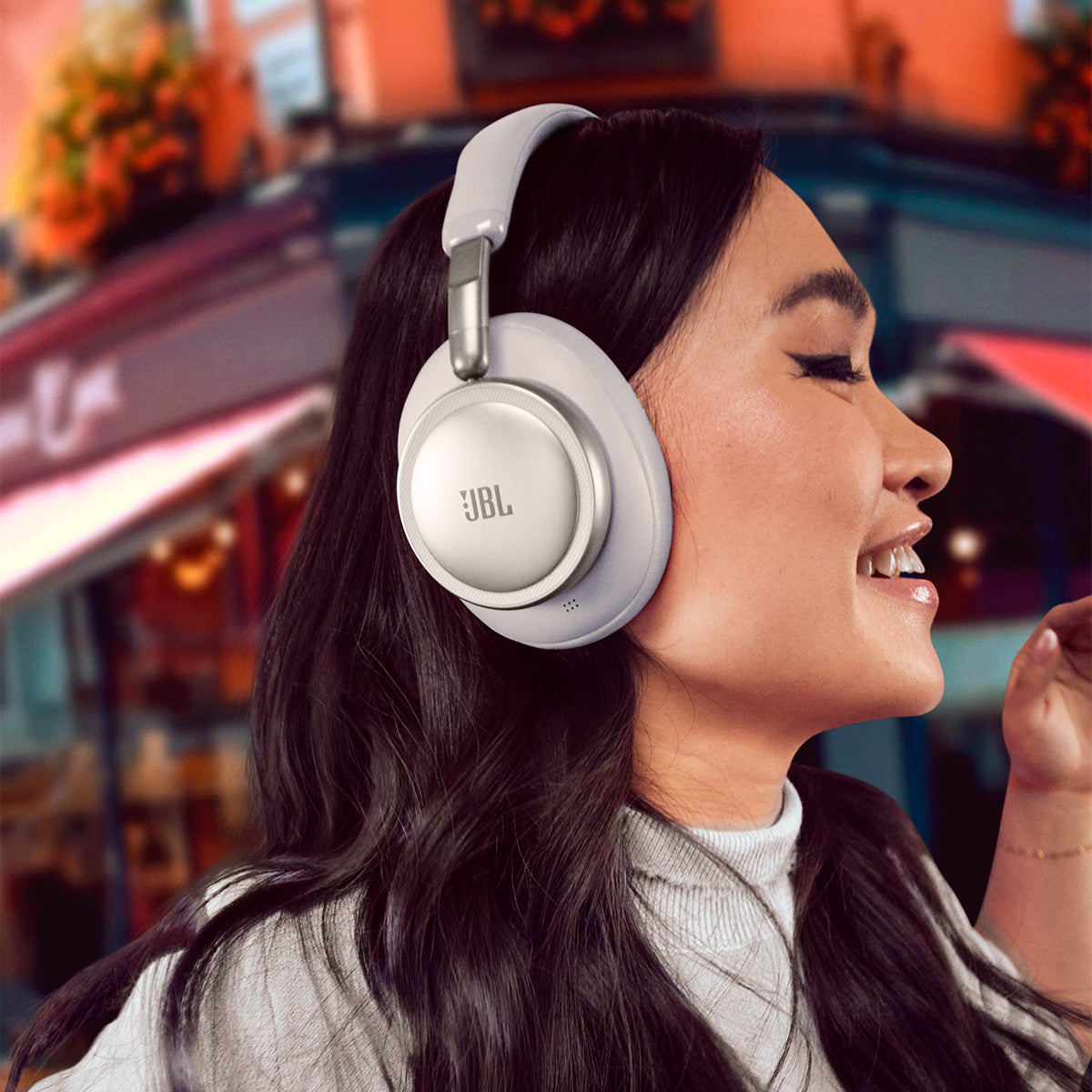JBL Live 780NC Over Ear Noise Cancelling Wireless Headphones (Champagne)