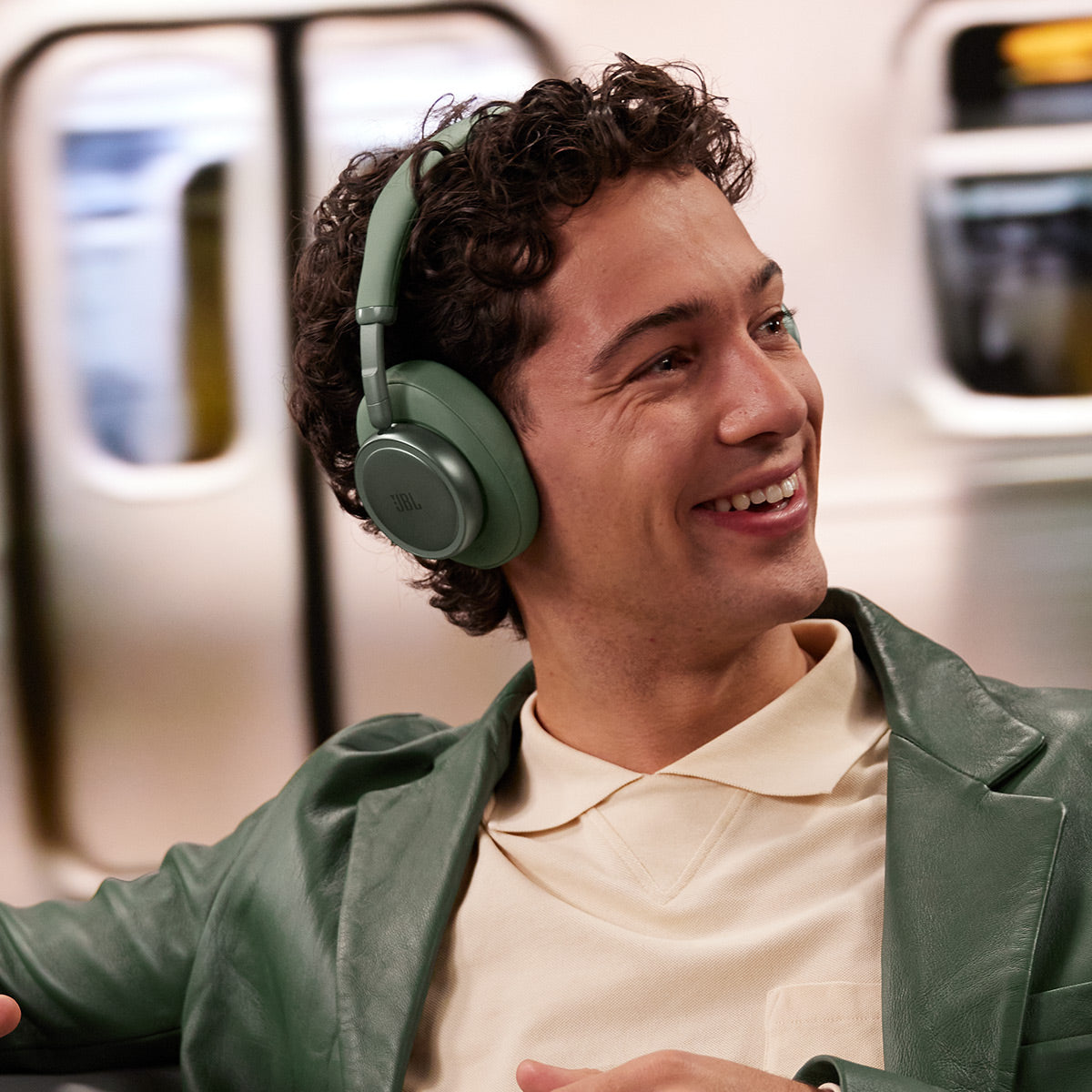 JBL Live 780NC Wireless Over Ear Noise Cancelling Headphone Bundle with gSport Case (Green)