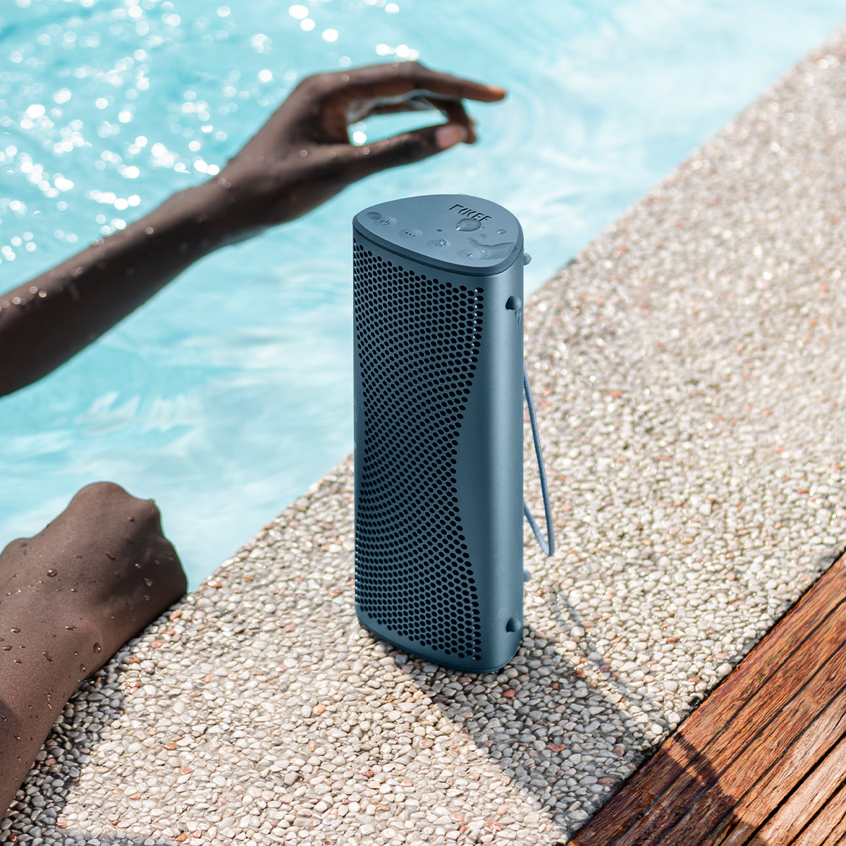 KEF Muo Portable Bluetooth Speaker (Blue Aura)
